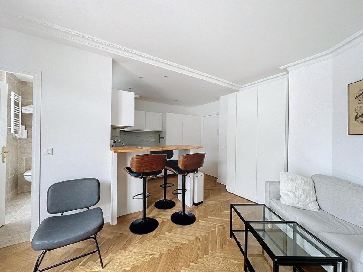 8 Madeleine Beauty Apartment Paris